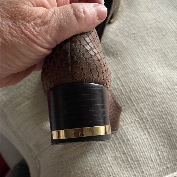 Tory Burch Brown Textured Heels with Gold Accent - Picture 6 of 7